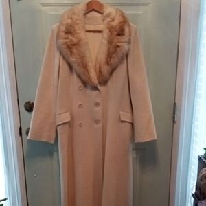 Elegant Cream Coat with Fur Collar